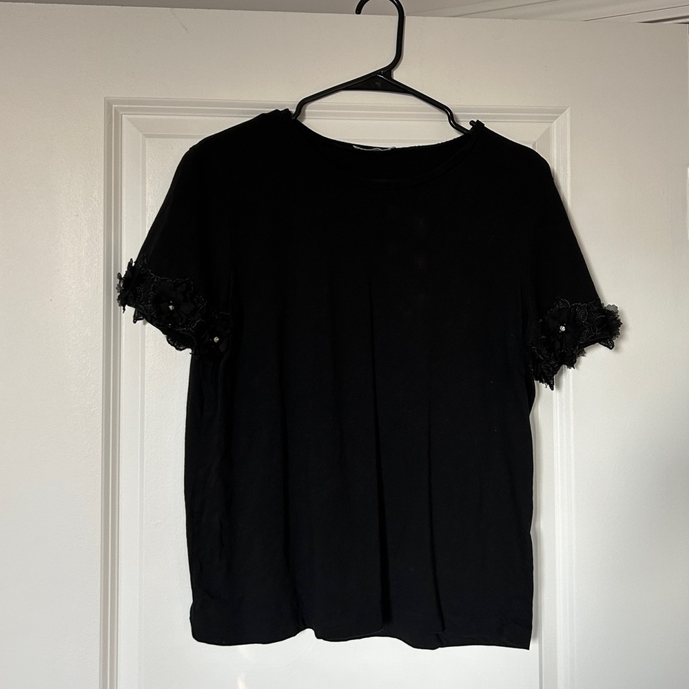 Zara top with flowers on sleeves